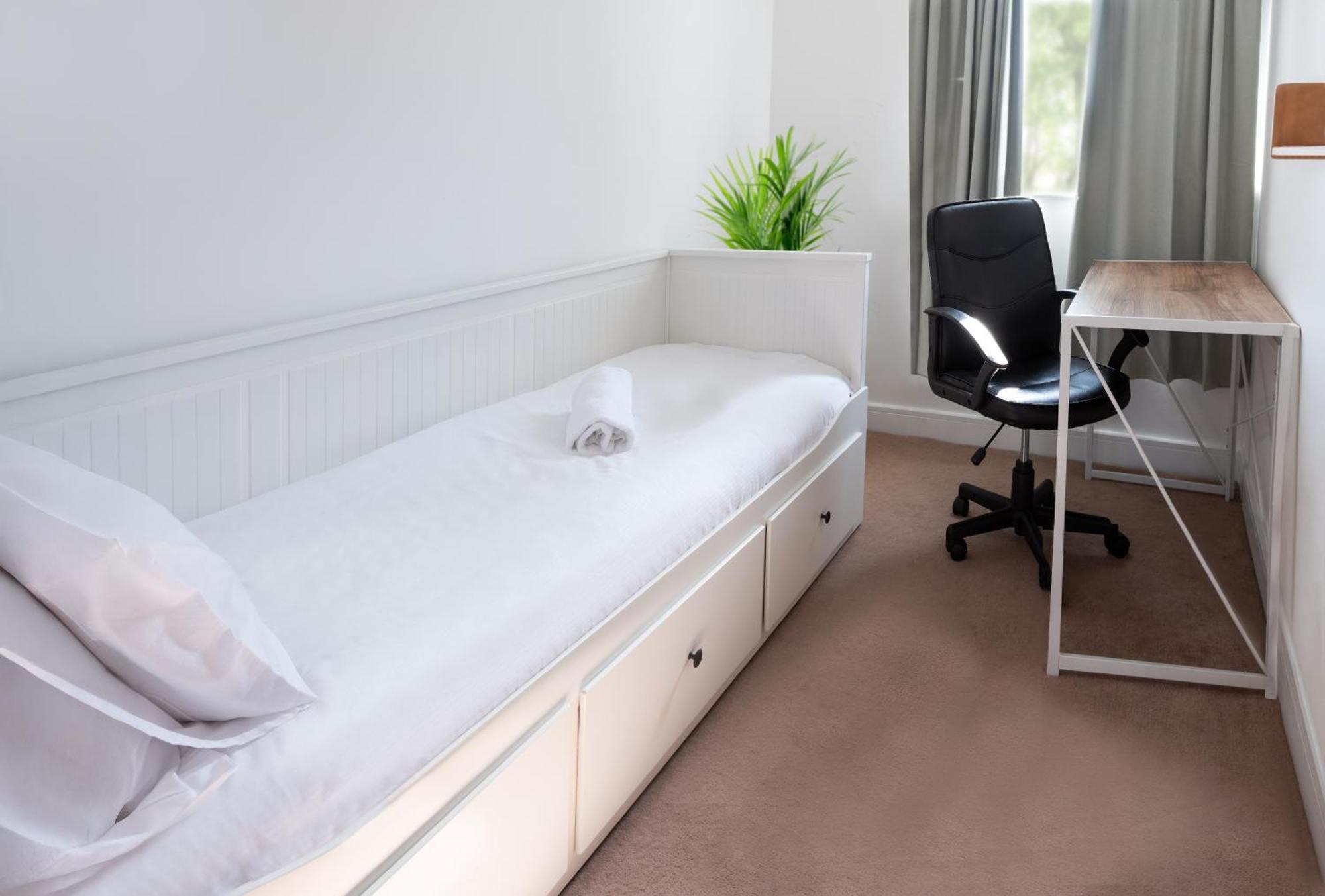 Apartamento Modern Near Etihad, Coop Live *